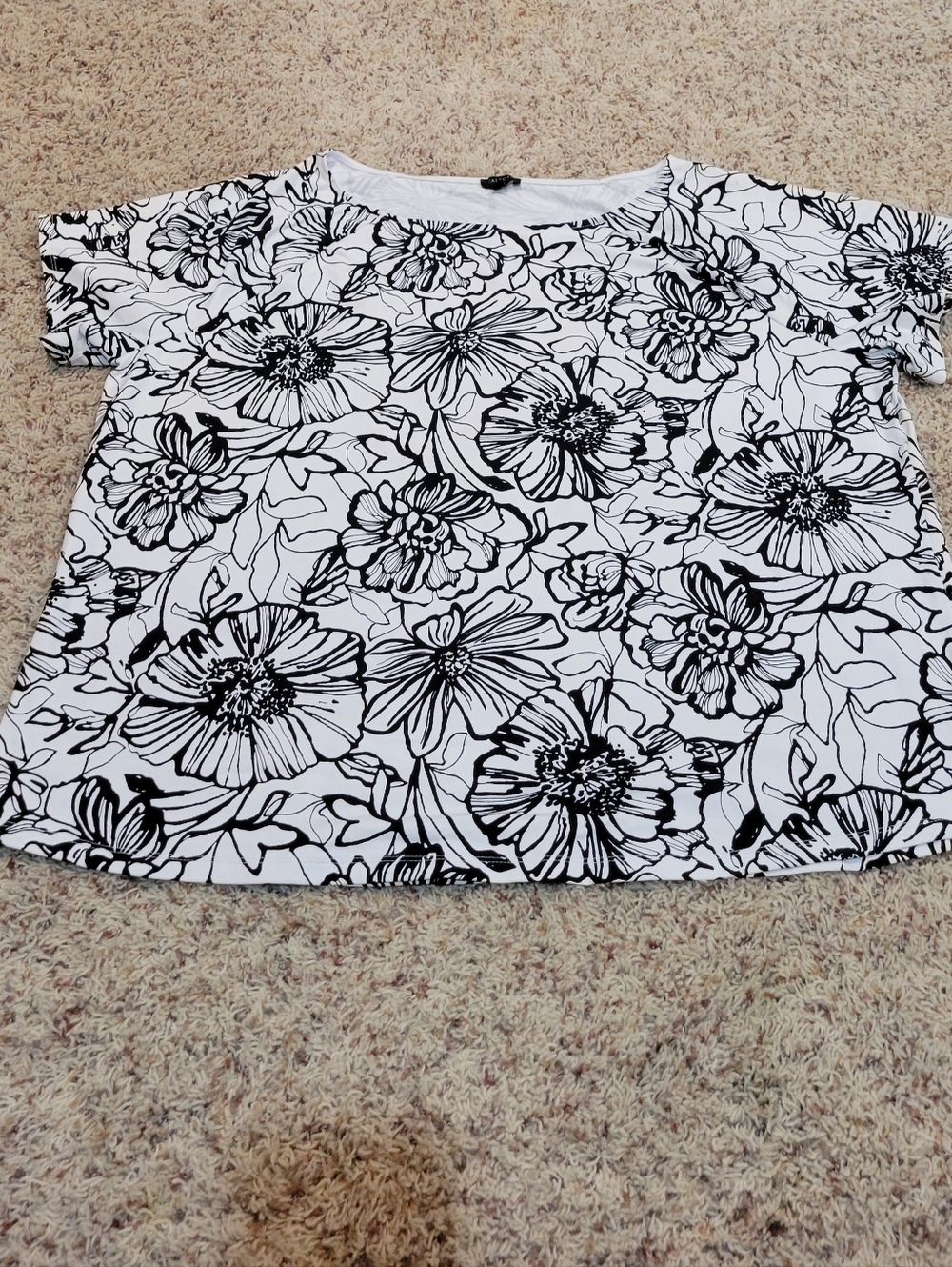 Talbots Womens Top Plus Size 3X Floral White Black Short Sleeve Shirt Blouse